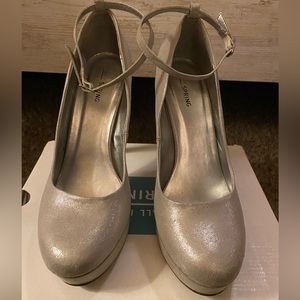 Call It Spring heels, Sz 10